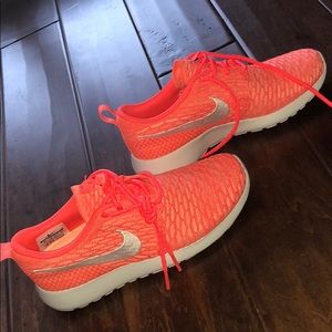 Nike Roshe Fkyknit Pink Size 6